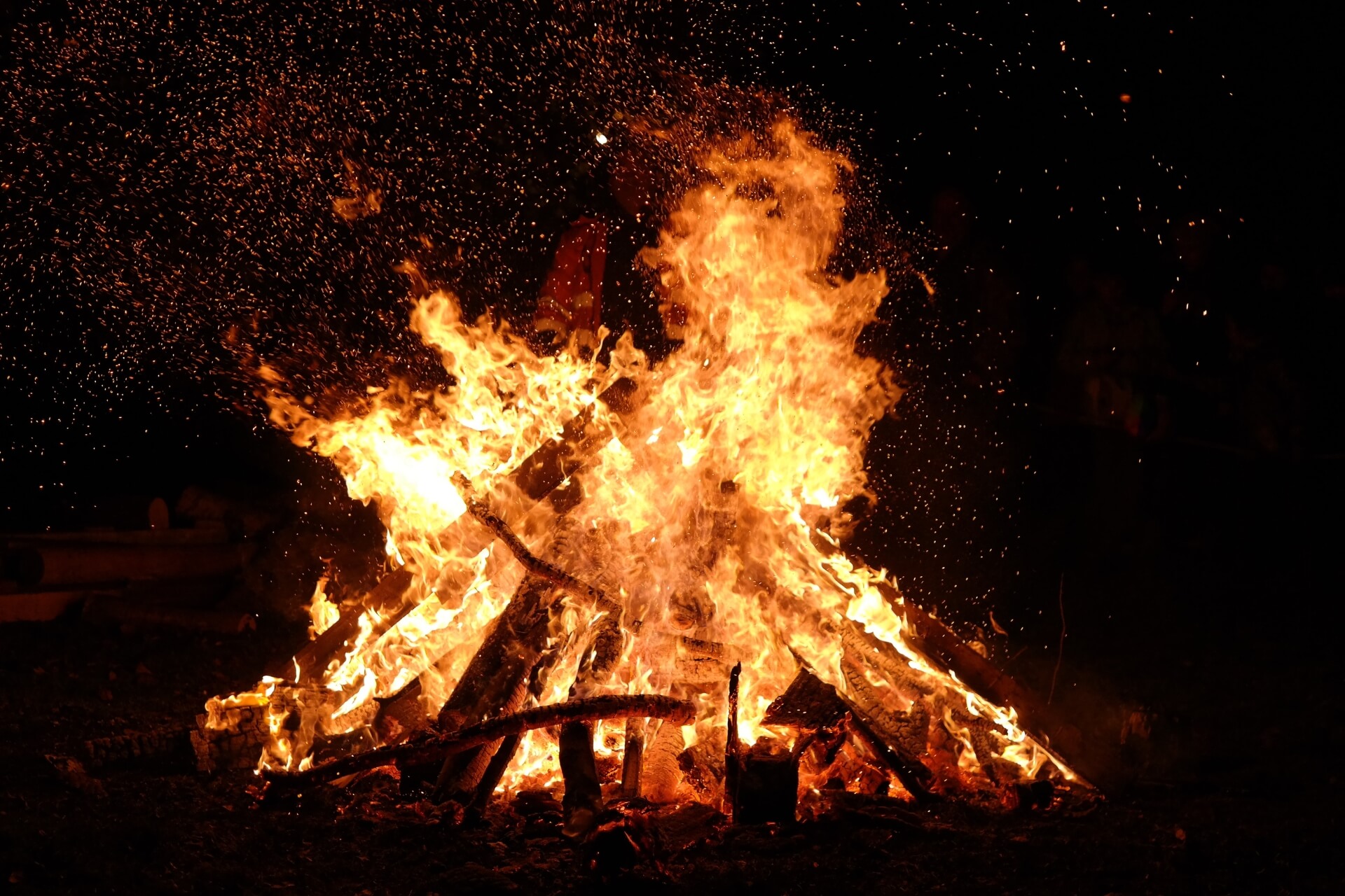 falò della notte nera di Livigno in agosto